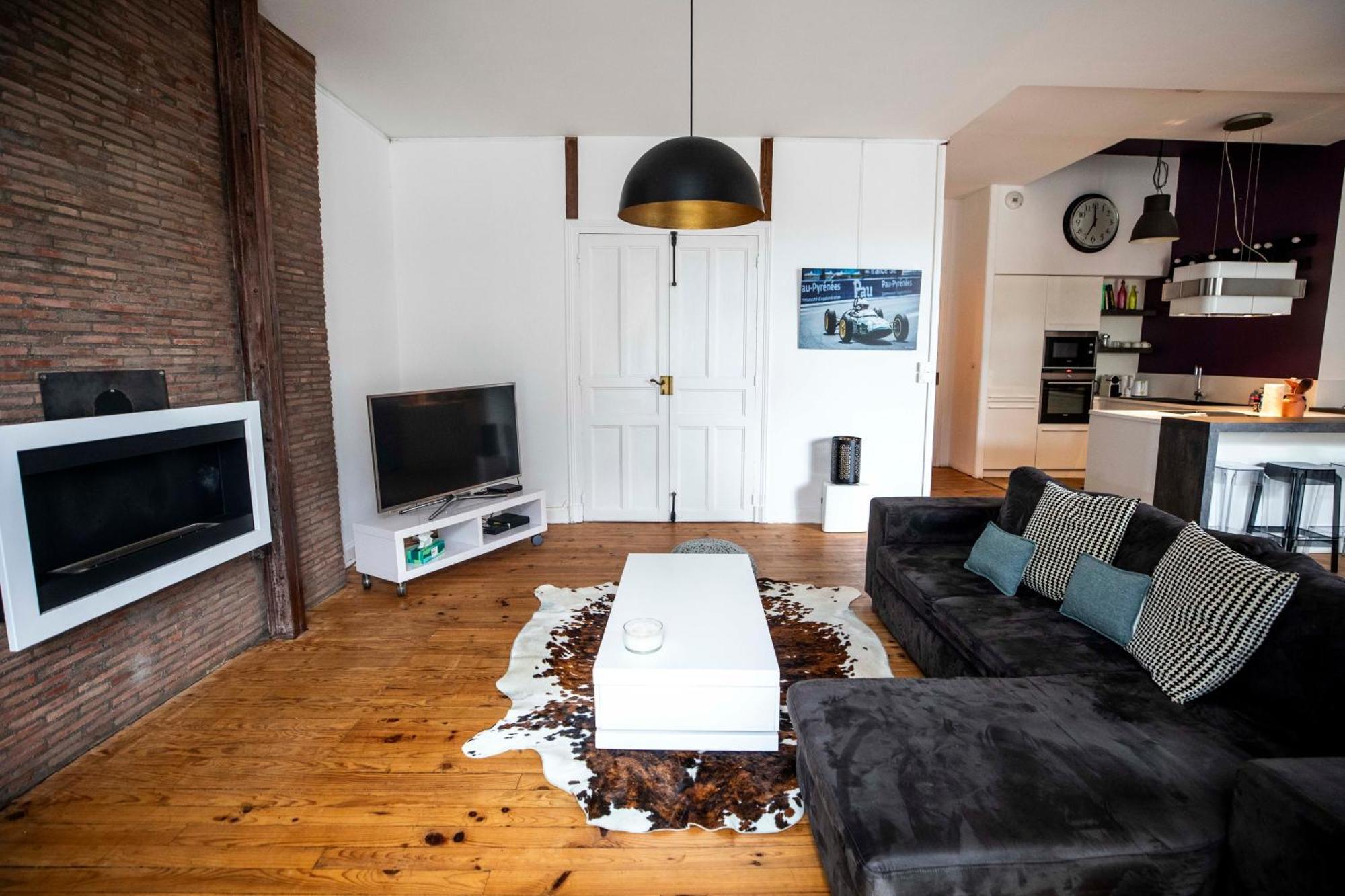 L'Appartement Lieu De Qualite En Centre Ville De Pau Dış mekan fotoğraf